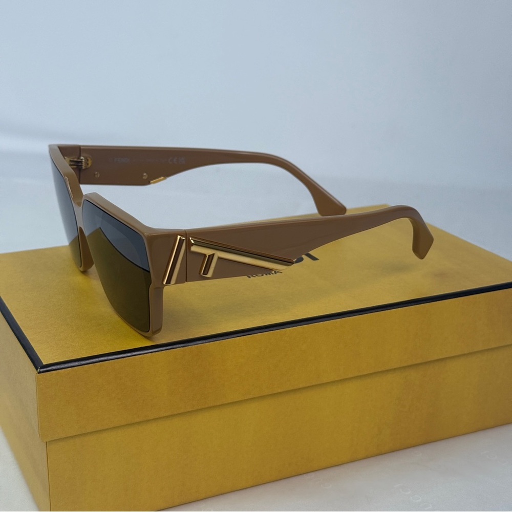 NWT FENDI SUNGLASSES - Picture 4 of 5